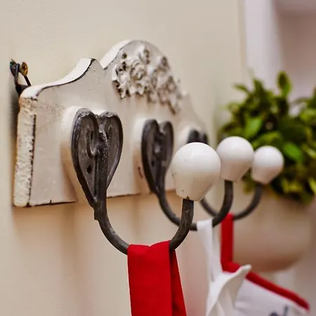 Romantic Near Opera With Air-conditioning Λβιβ